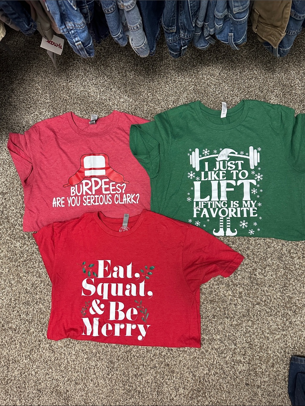 Festive Short Sleeve Holiday Graphic Tee - Red & Green